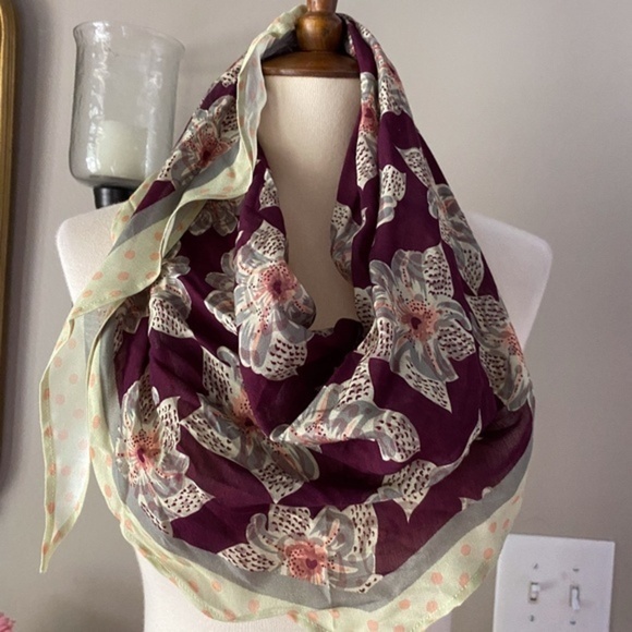 Anthropologie Vismaya Floral Triangle Scarf - Picture 1 of 8
